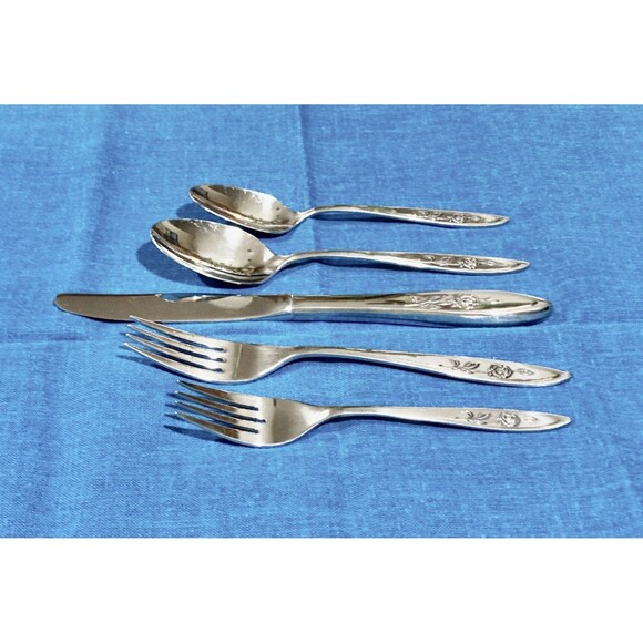 65 Piece Set Oneida Stainless 5-Pc Place Settings for 12 My Rose Pattern - Picture 4 of 16